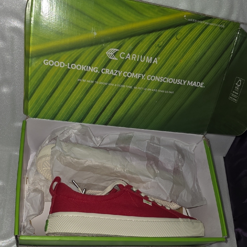 Cariuma Women's Bold Red Sneakers OCA Low CANVASS - Picture 6 of 8